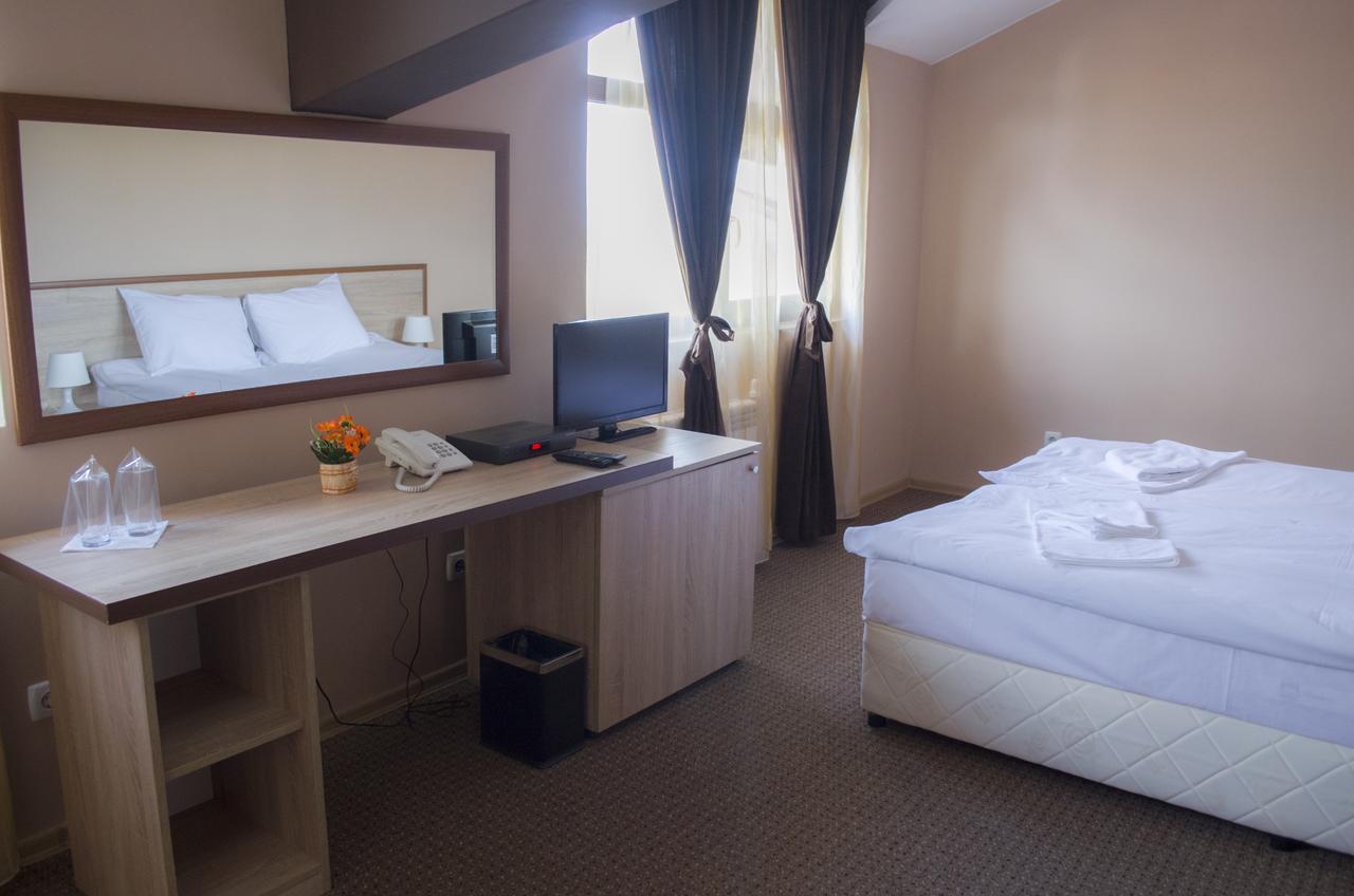 Maribel Spa Hotel Koprilova ภายนอก รูปภาพ